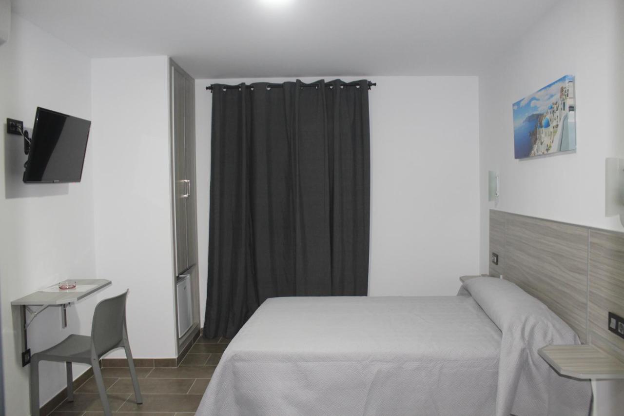 Hostal Maria Jose كونيل ذي لا فرونتيرا المظهر الخارجي الصورة