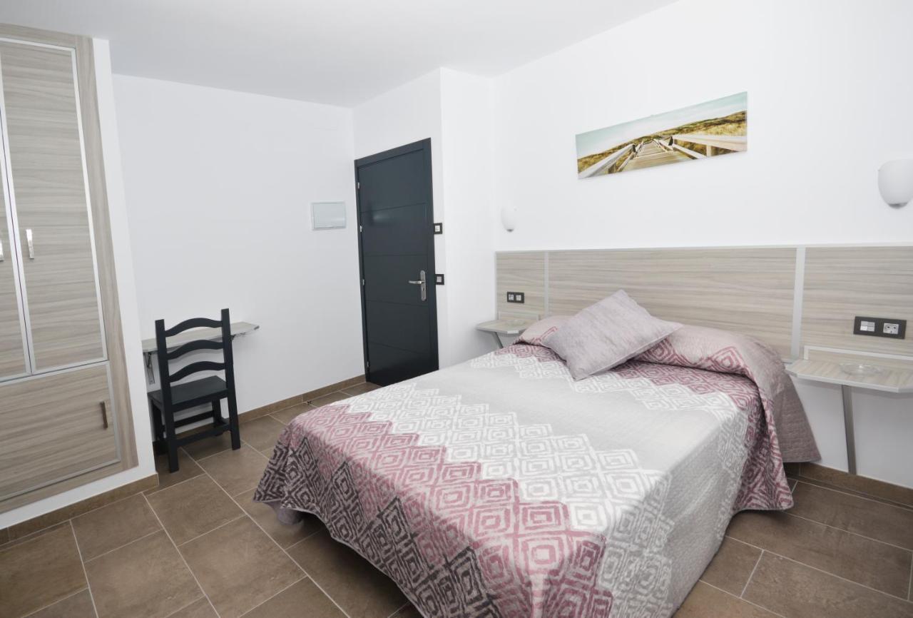 Hostal Maria Jose كونيل ذي لا فرونتيرا المظهر الخارجي الصورة