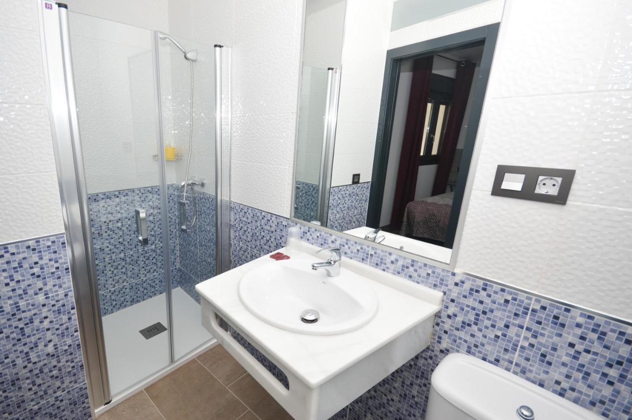 Hostal Maria Jose كونيل ذي لا فرونتيرا المظهر الخارجي الصورة