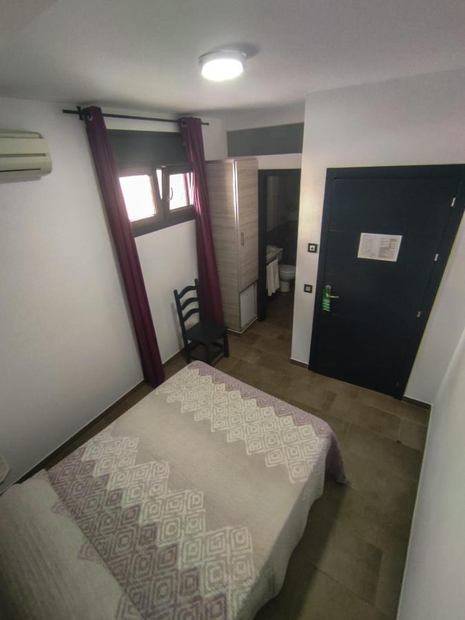 Hostal Maria Jose كونيل ذي لا فرونتيرا المظهر الخارجي الصورة
