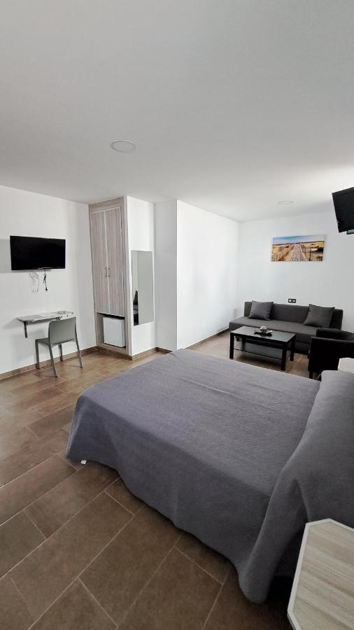 Hostal Maria Jose كونيل ذي لا فرونتيرا المظهر الخارجي الصورة