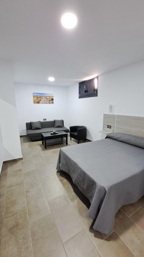 Hostal Maria Jose كونيل ذي لا فرونتيرا المظهر الخارجي الصورة