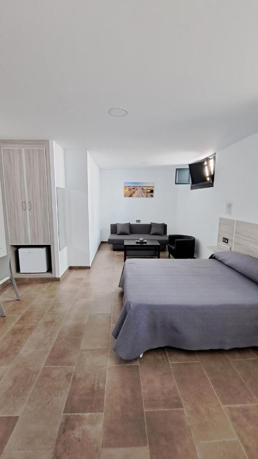 Hostal Maria Jose كونيل ذي لا فرونتيرا المظهر الخارجي الصورة