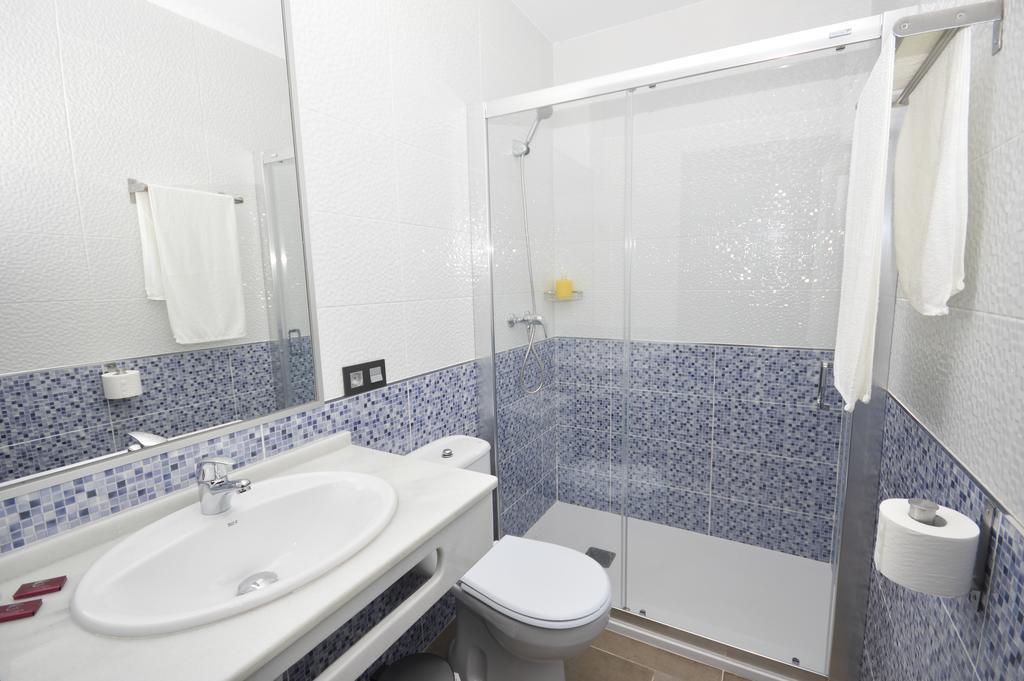 Hostal Maria Jose كونيل ذي لا فرونتيرا المظهر الخارجي الصورة