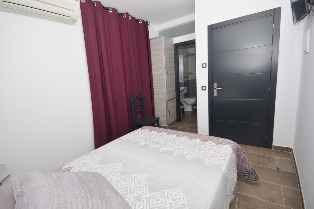 Hostal Maria Jose كونيل ذي لا فرونتيرا المظهر الخارجي الصورة
