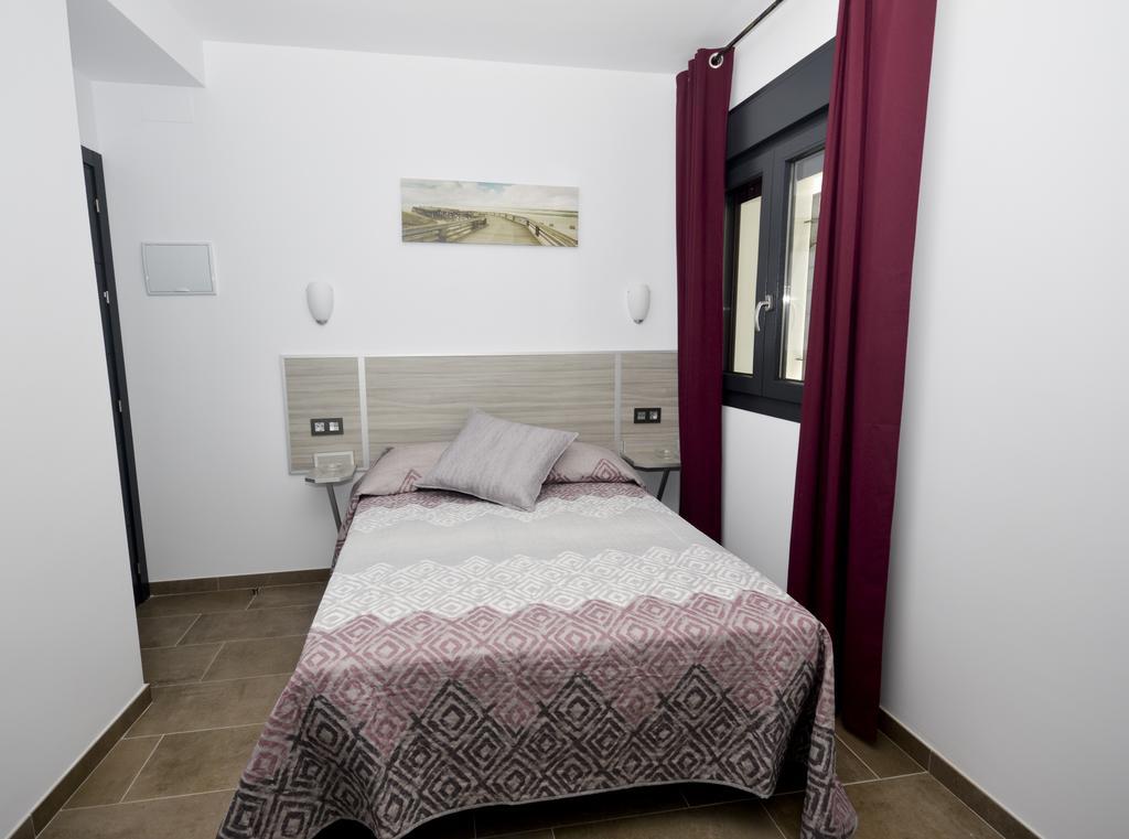 Hostal Maria Jose كونيل ذي لا فرونتيرا المظهر الخارجي الصورة
