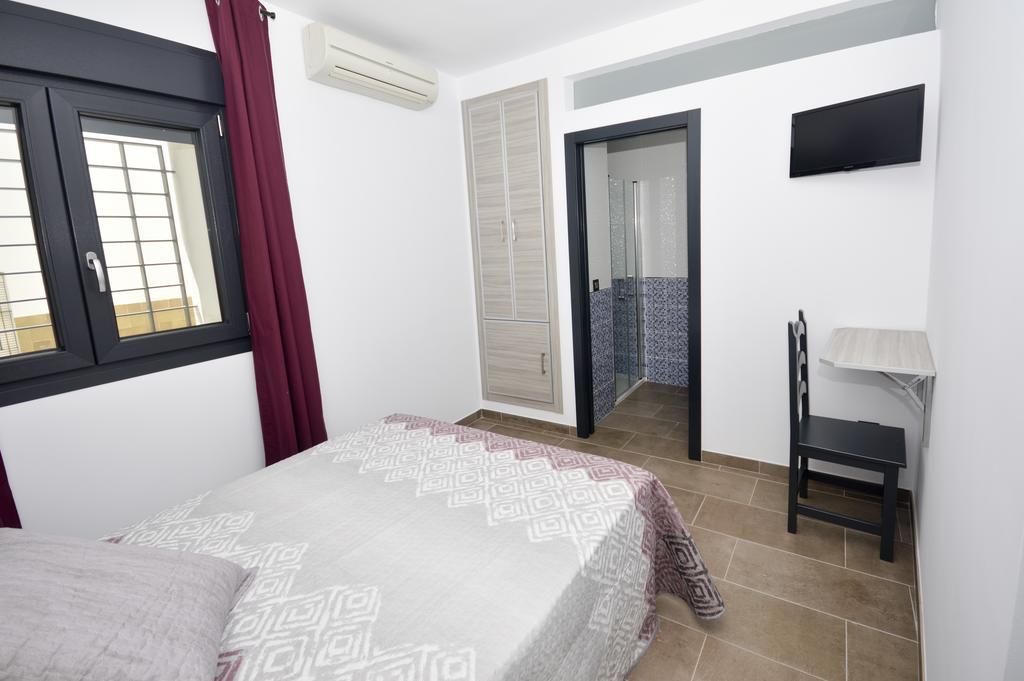 Hostal Maria Jose كونيل ذي لا فرونتيرا المظهر الخارجي الصورة